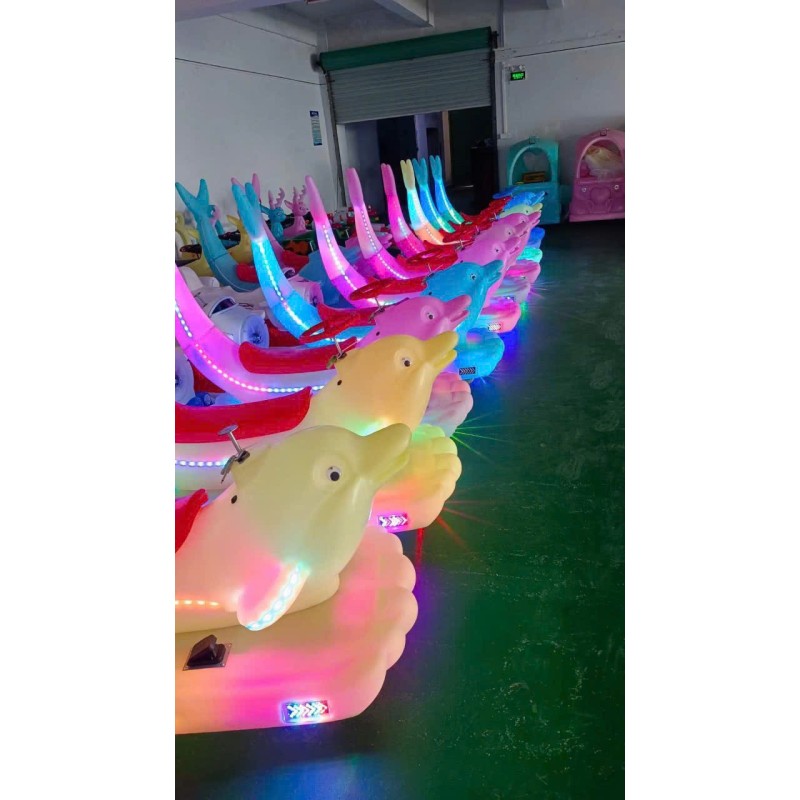 Xe điện cá phát sáng 